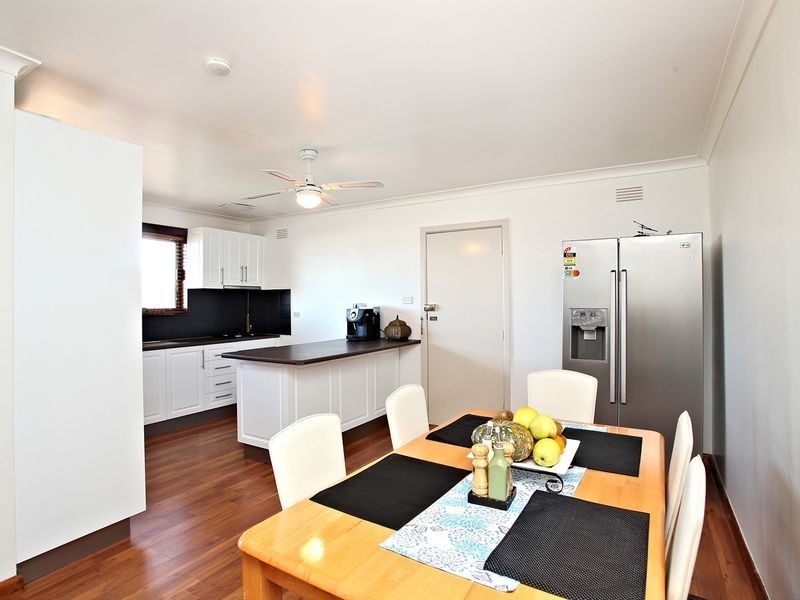 30 Kings Road, St Albans VIC 3021