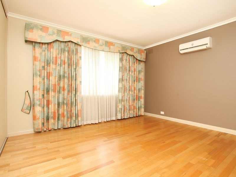 15 Durban Court, Keilor Downs VIC 3038