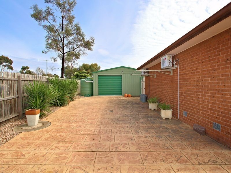15 Durban Court, Keilor Downs VIC 3038