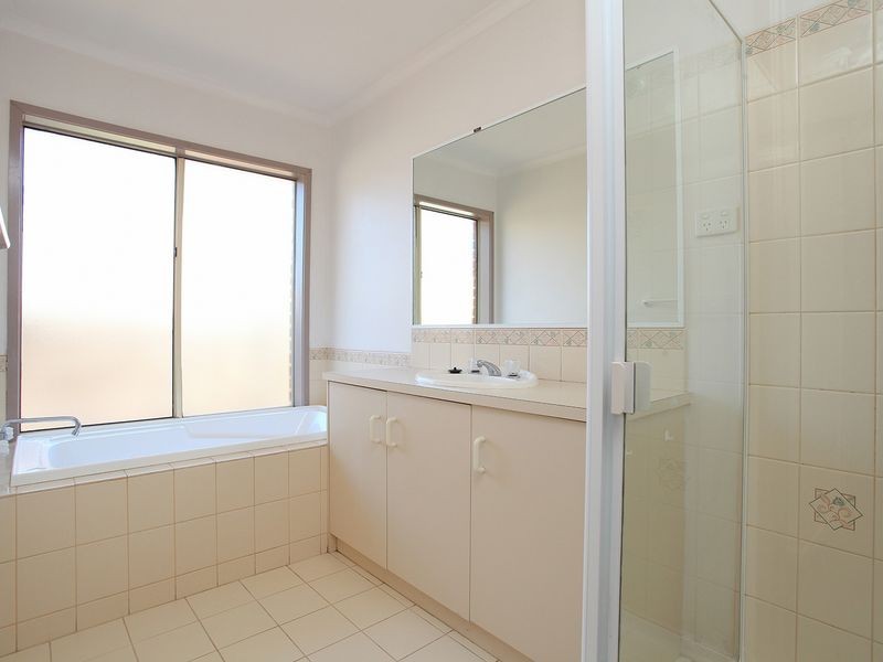 5 Toombak Walk, Sydenham VIC 3037