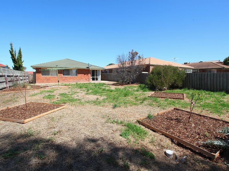 5 Toombak Walk, Sydenham VIC 3037