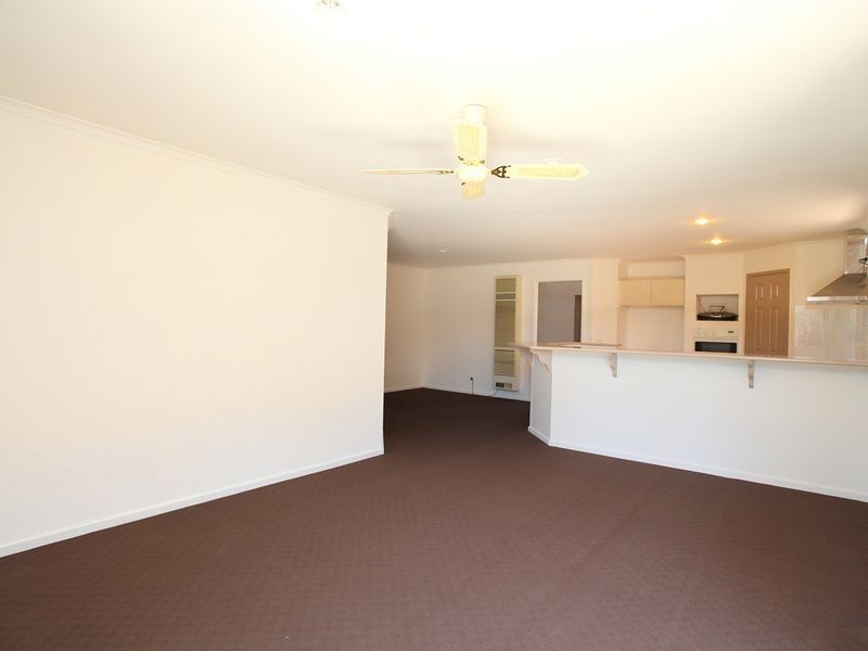 5 Toombak Walk, Sydenham VIC 3037