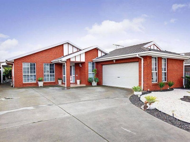 2 Oarsome Drive, Delahey VIC 3037