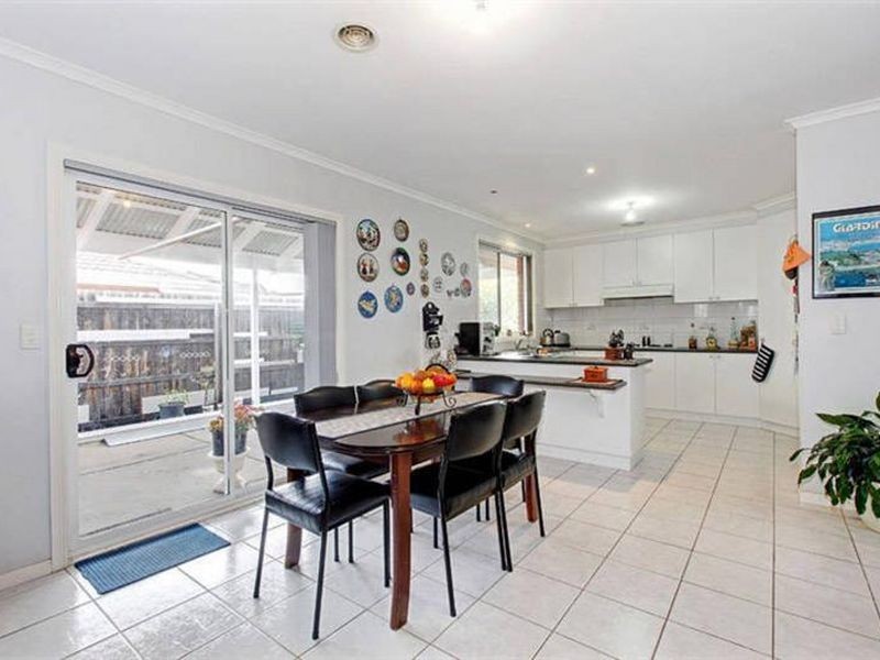 2 Oarsome Drive, Delahey VIC 3037