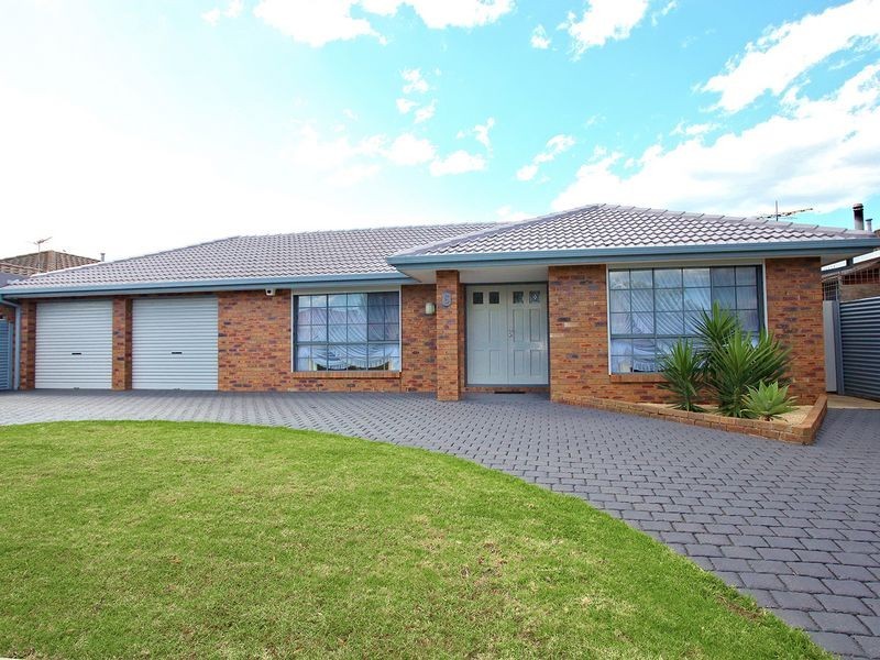 6 Goldsmith Avenue, Delahey VIC 3037