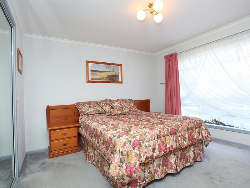 6 Goldsmith Avenue, Delahey VIC 3037