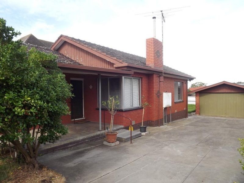 32 Kings Raod, St Albans VIC 3021