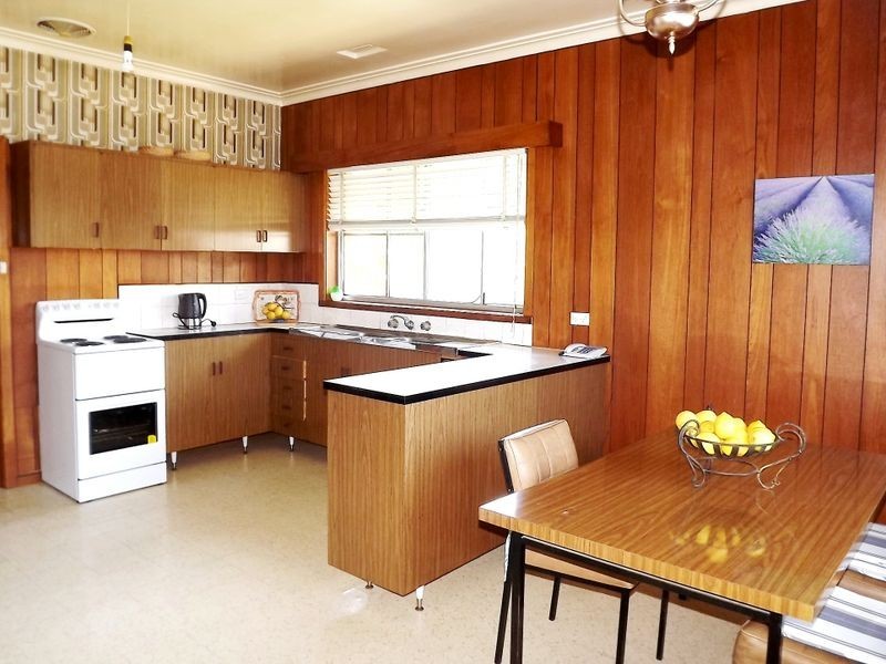 32 Kings Raod, St Albans VIC 3021