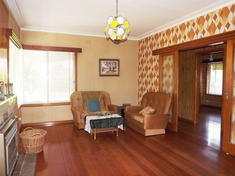 32 Kings Raod, St Albans VIC 3021