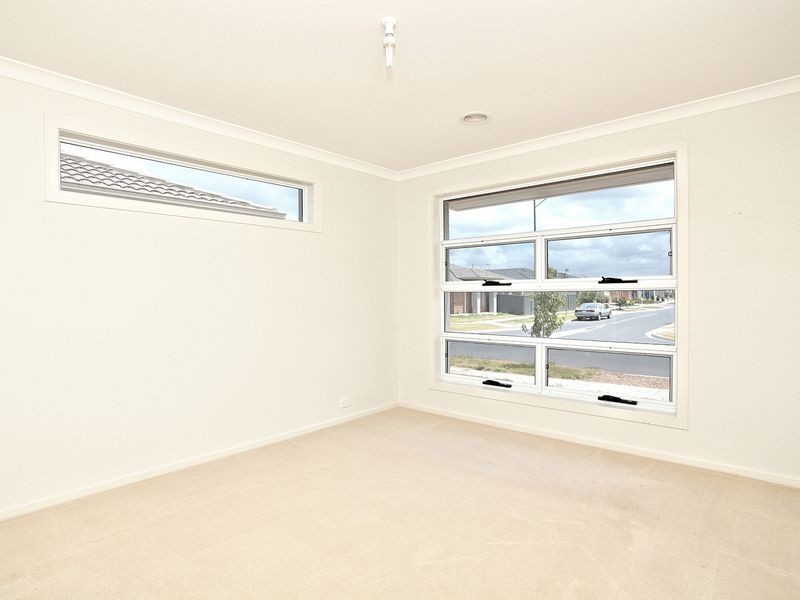 44 Edmondshaw Drive, Deer Park VIC 3023