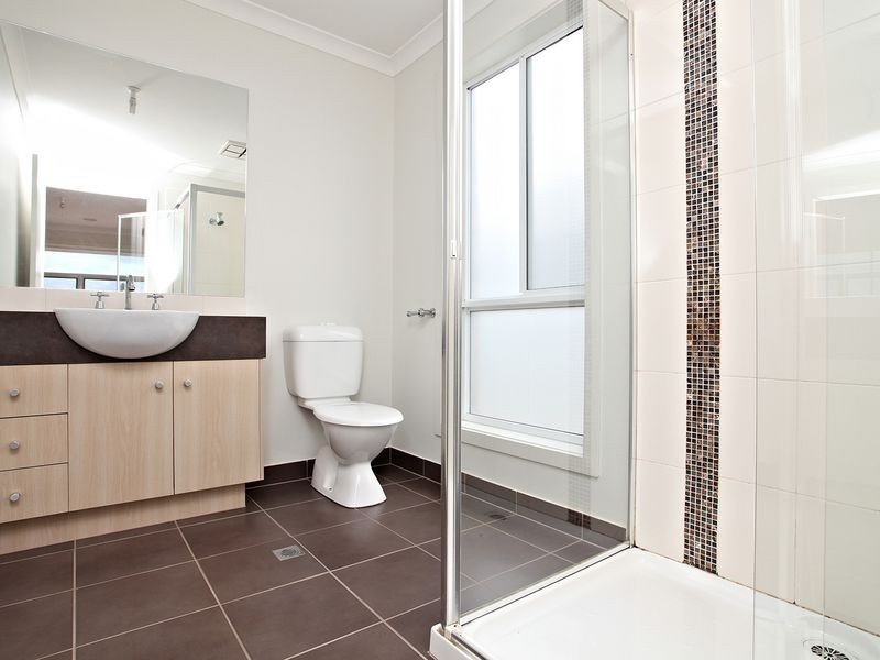 44 Edmondshaw Drive, Deer Park VIC 3023