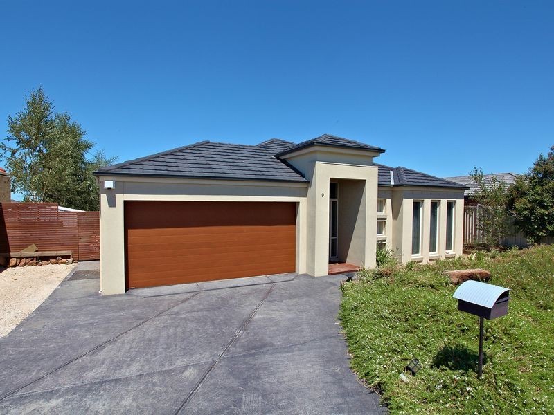 9 Cuthbert Drive, Hillside VIC 3037