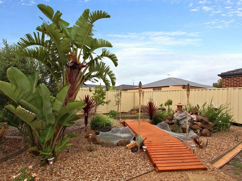 19 Millstream Circuit, Deer Park VIC 3023