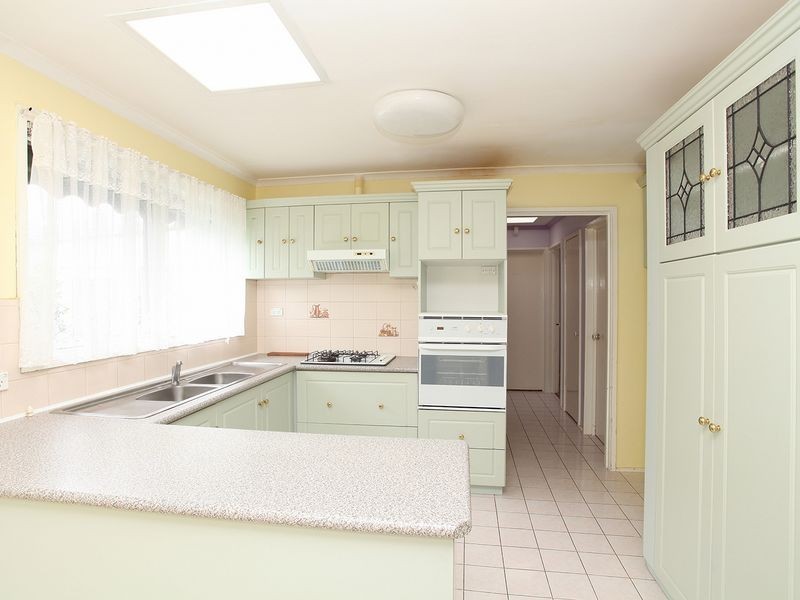 14 Chauvel Street, Melton South VIC 3338