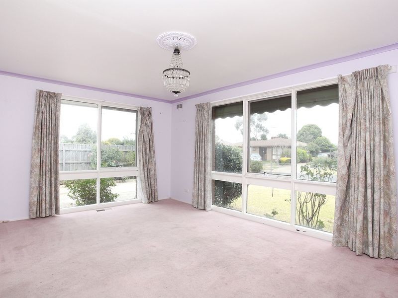 14 Chauvel Street, Melton South VIC 3338