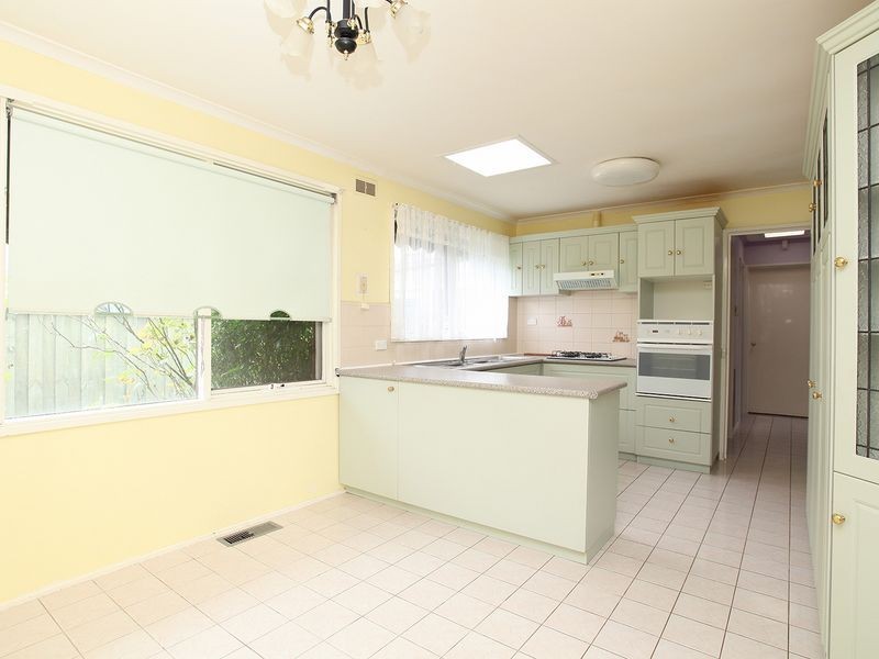 14 Chauvel Street, Melton South VIC 3338