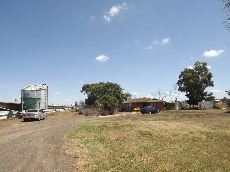 810 – 880 Troups Road, Rockbank VIC 3335