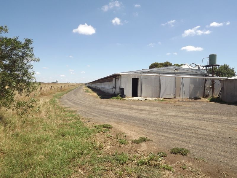 810 – 880 Troups Road, Rockbank VIC 3335