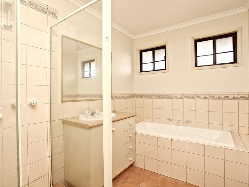 11 Berthon Crescent, Hillside VIC 3037