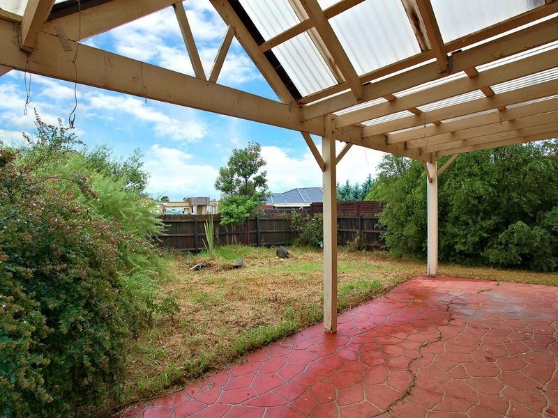 11 Berthon Crescent, Hillside VIC 3037