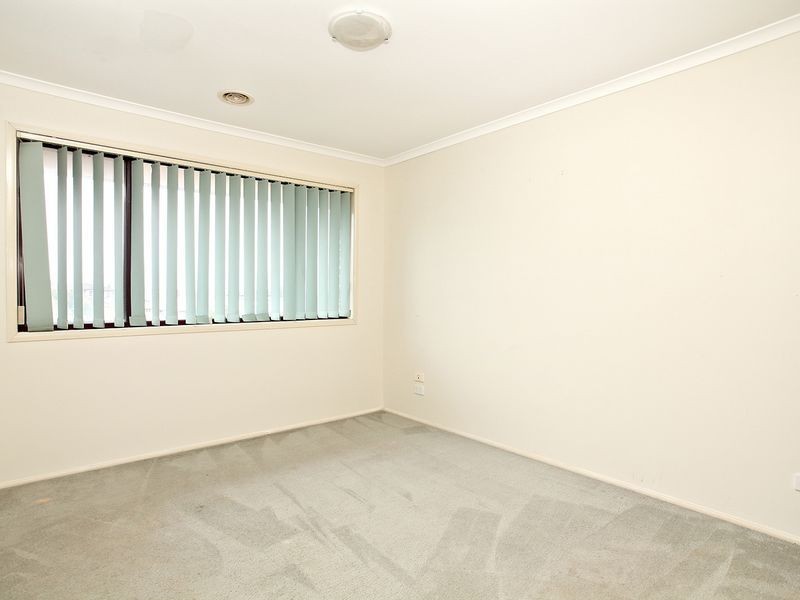 11 Berthon Crescent, Hillside VIC 3037