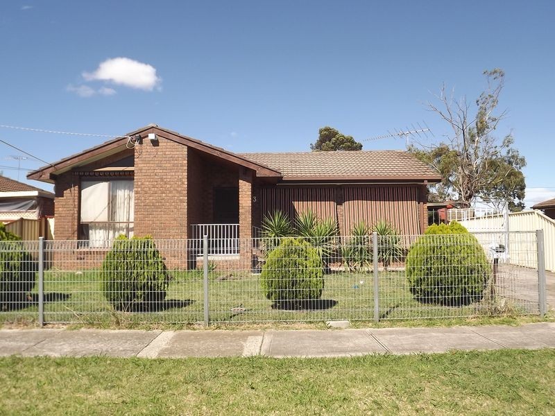 33 Entally Drive, Albanvale VIC 3021