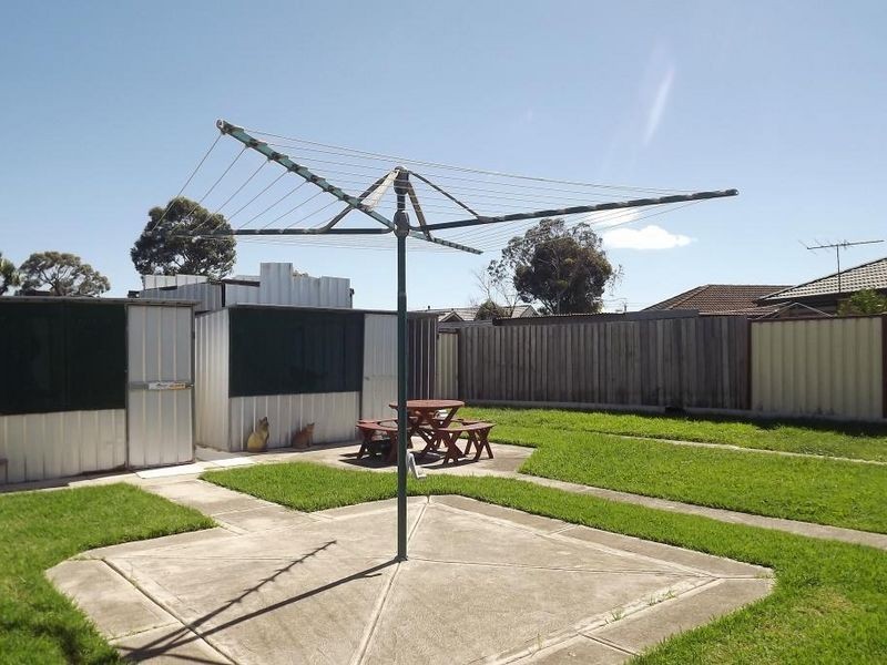 8 Orion Avenue, St Albans VIC 3021