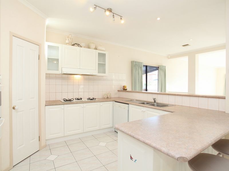 9 Ryland Circuit, Delahey VIC 3037