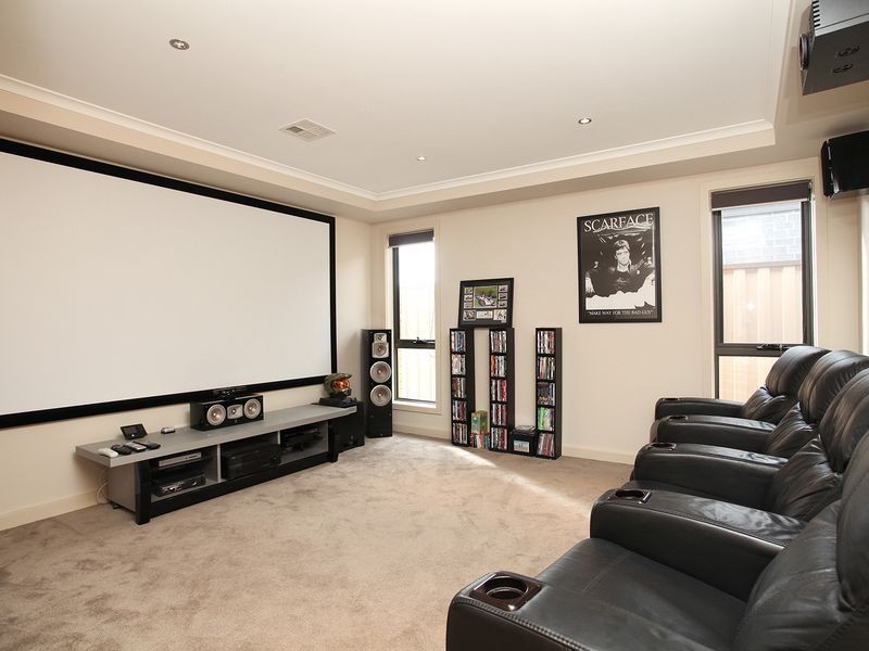 9 Redbox Crescent, Burnside Heights VIC 3023