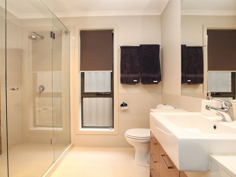 9 Redbox Crescent, Burnside Heights VIC 3023
