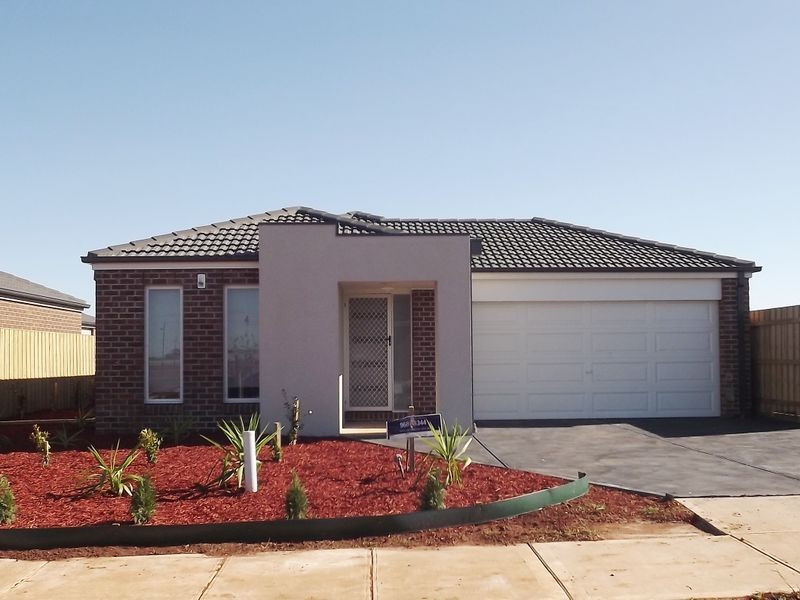 13 Connolly Drive, Melton West VIC 3337