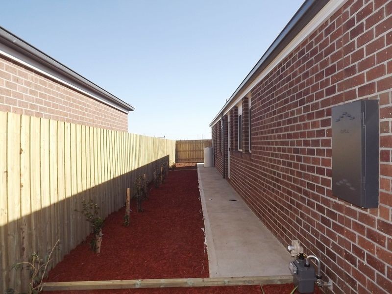 13 Connolly Drive, Melton West VIC 3337
