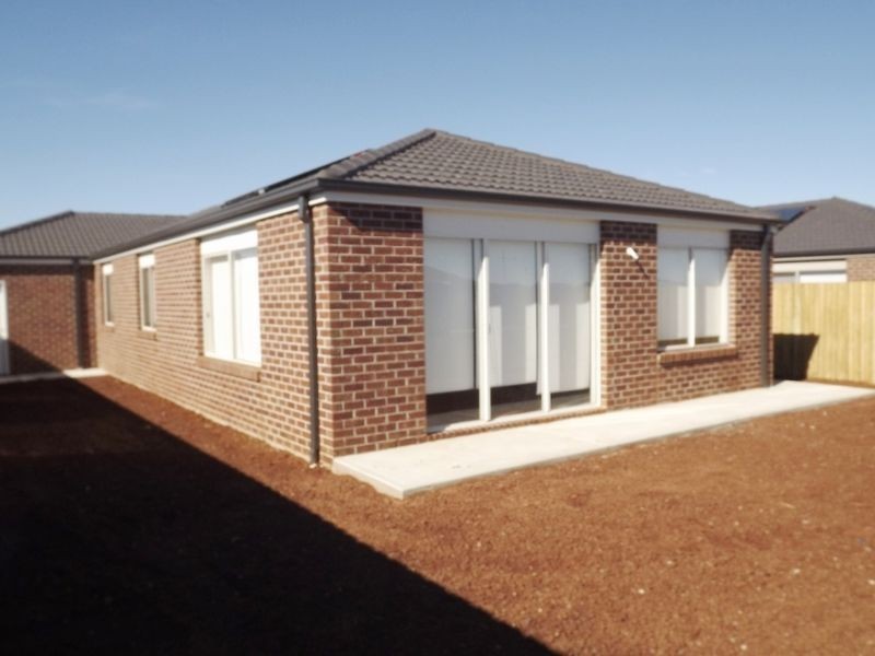 13 Connolly Drive, Melton West VIC 3337