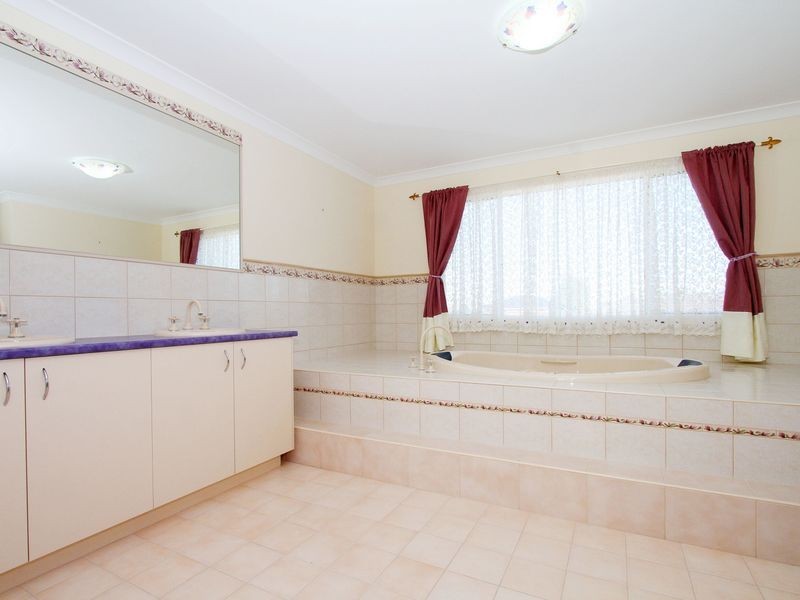 56 Domain Way, Taylors Hill VIC 3037