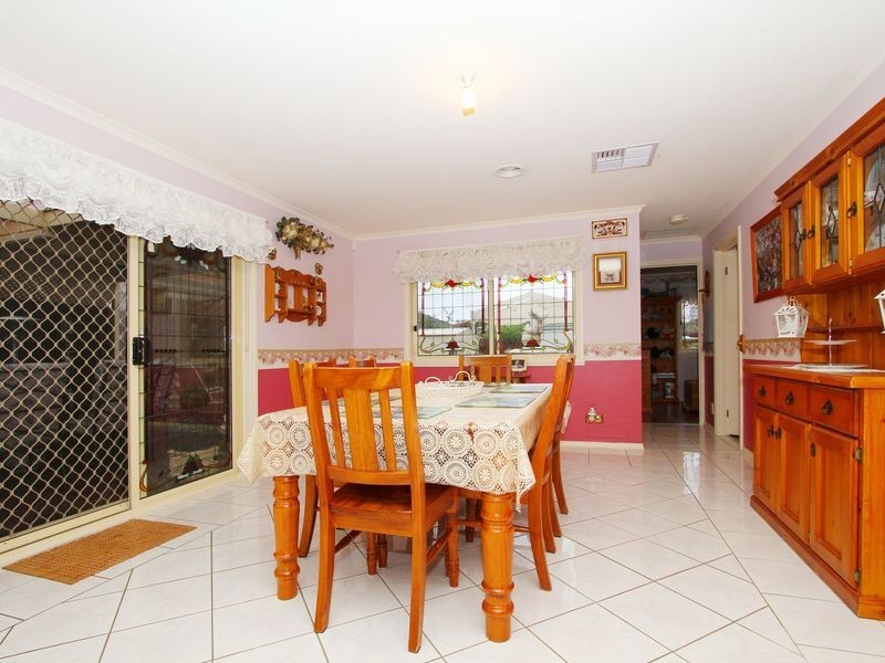 14 Marlock Way, Delahey VIC 3037