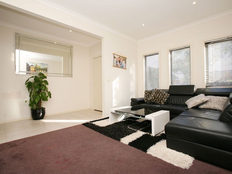 29 Menzies Drive, Burnside VIC 3023