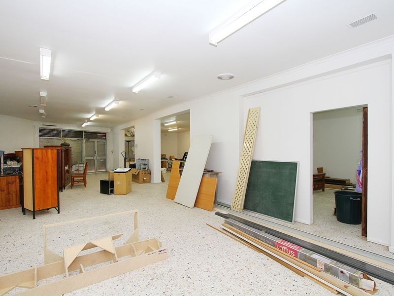 37 West Esplanade, St Albans VIC 3021