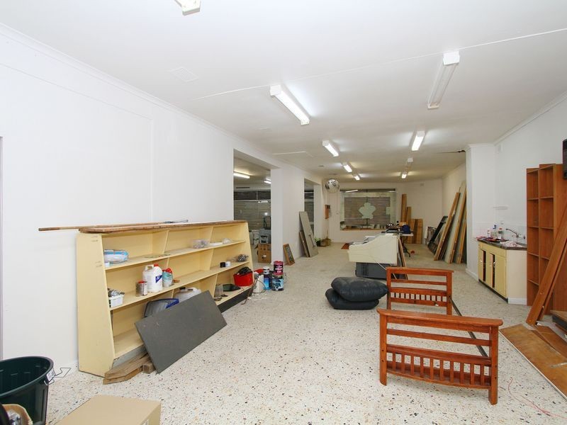 37 West Esplanade, St Albans VIC 3021