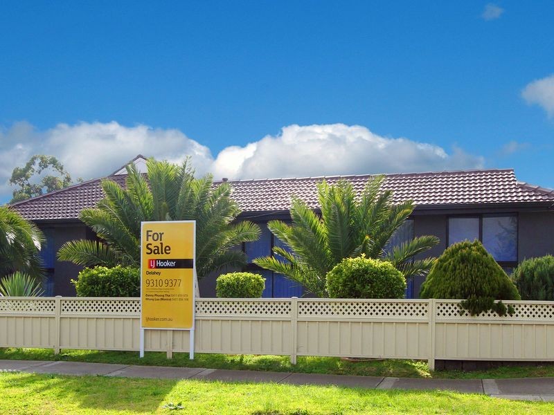 32 Gillespie Road, St Albans VIC 3021