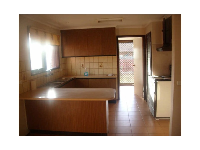 12 Tremaine Avenue, Kings Park VIC 3021