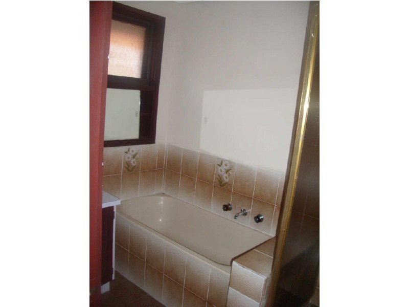 12 Tremaine Avenue, Kings Park VIC 3021