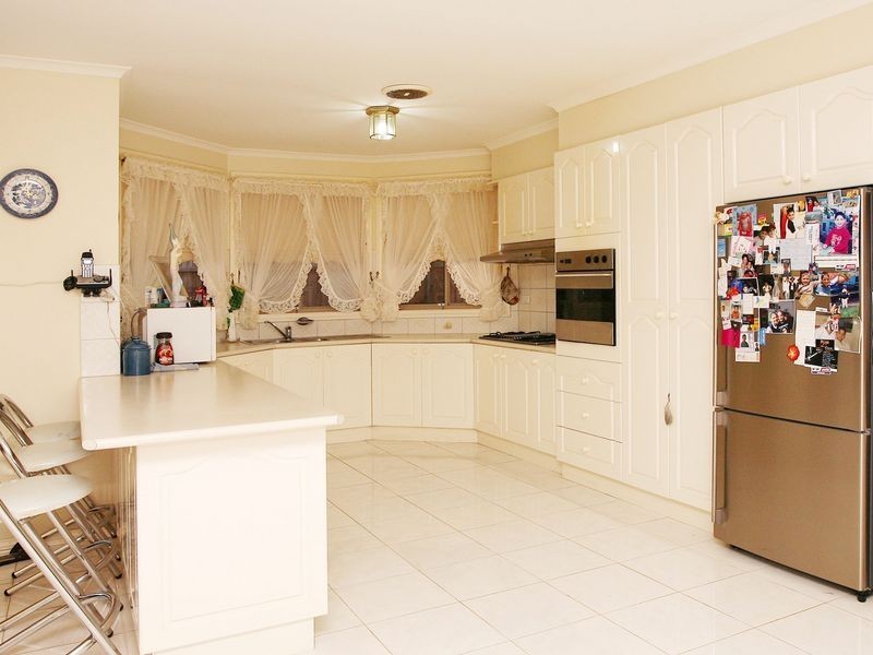 1 Lalwinya Street, Delahey VIC 3037