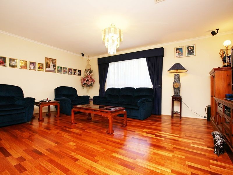 1 Lalwinya Street, Delahey VIC 3037