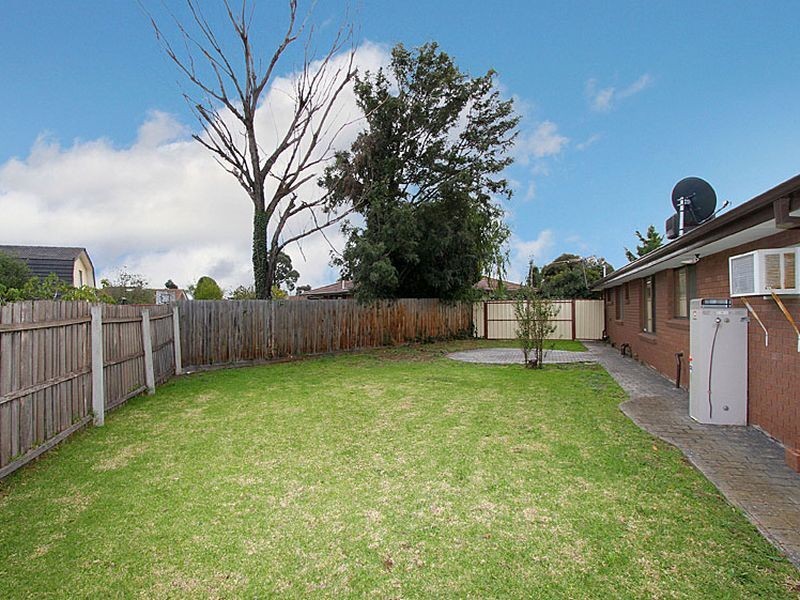 9 Sandlewood Court, Kings Park VIC 3021