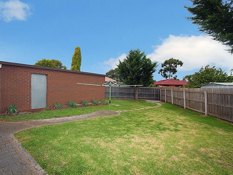 9 Sandlewood Court, Kings Park VIC 3021