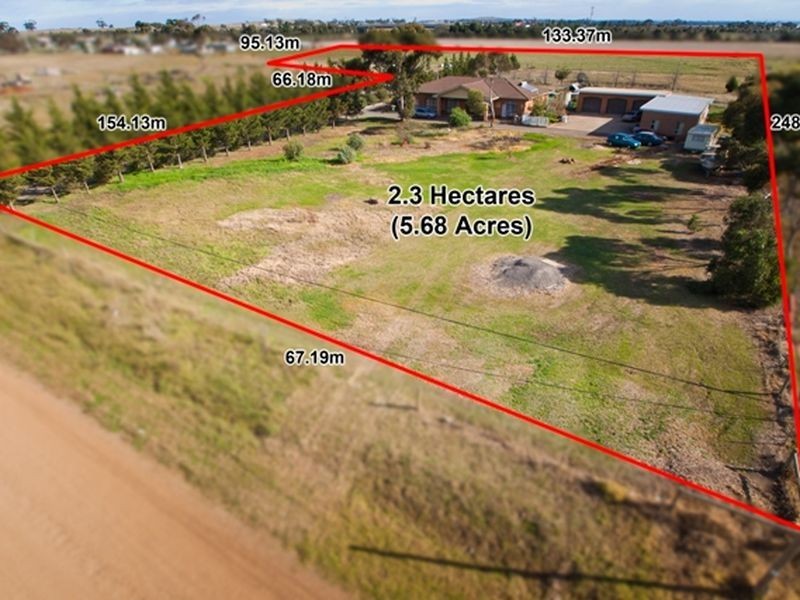 318-324 Sinclairs Road, Rockbank VIC 3335