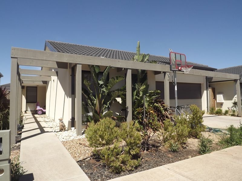 44 Belleville Close, Burnside VIC 3023