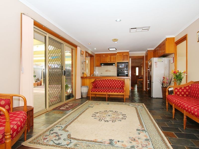 7 Kingsley Place, Delahey VIC 3037