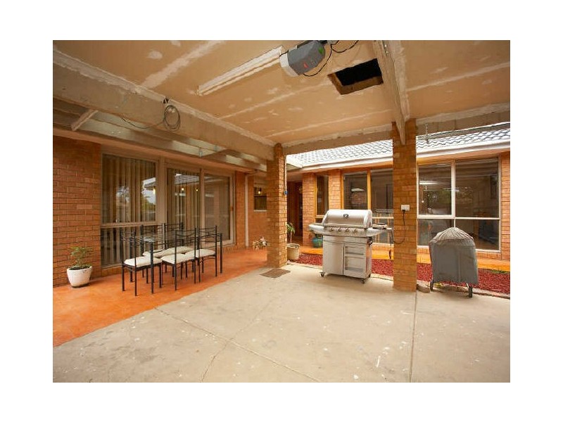 1 Harness Court, Sydenham VIC 3037