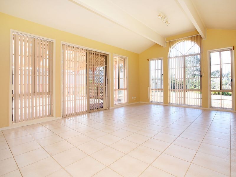 52 Maplewood Close, Brookfield VIC 3338